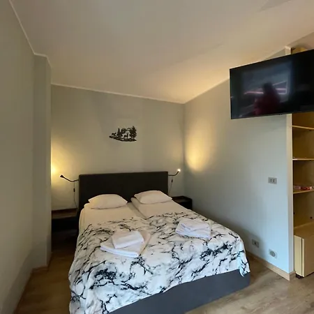 Forest Michael アパート